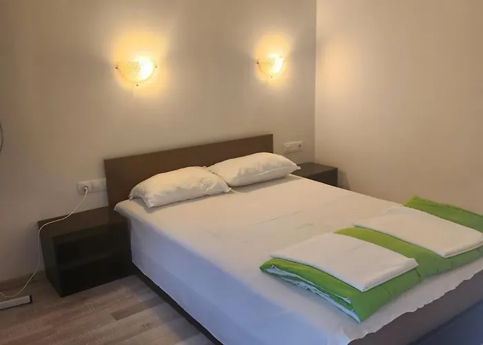 Къмпинг - - електрон универс