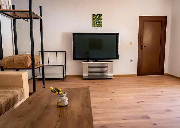 - - електрон универс *