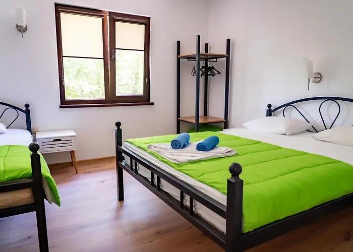 - - електрон универс Къмпинг *